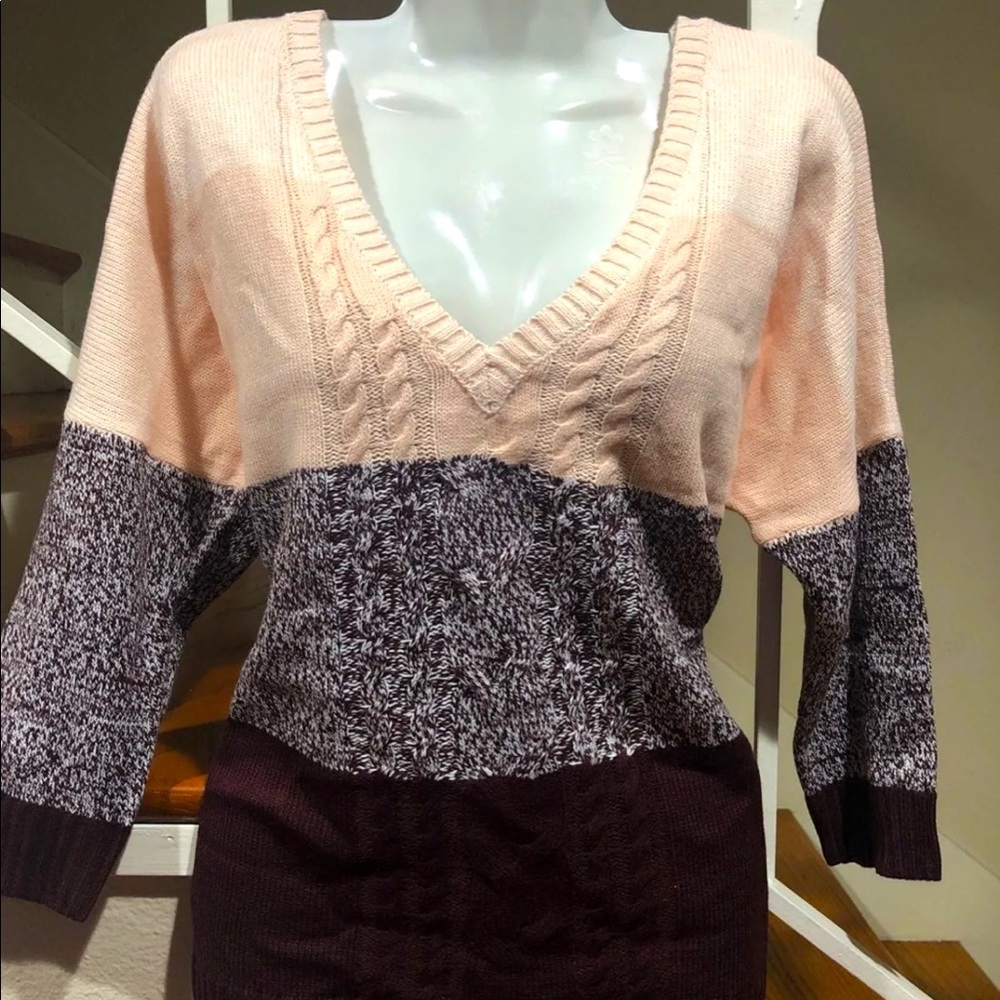 New York & Co V neck top